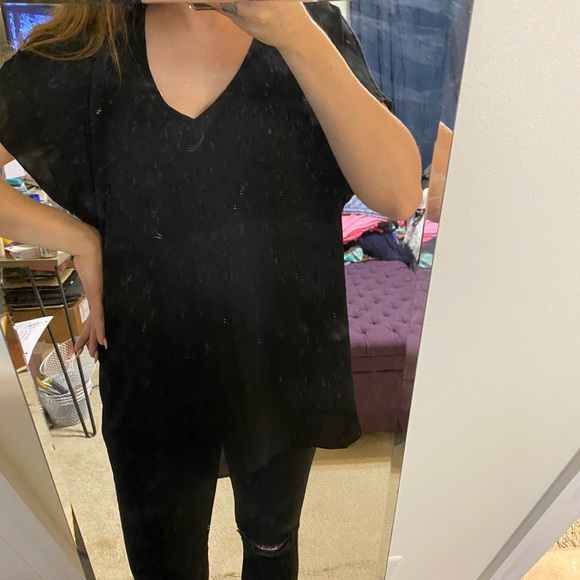 Simple Black Top - Picture 3 of 4